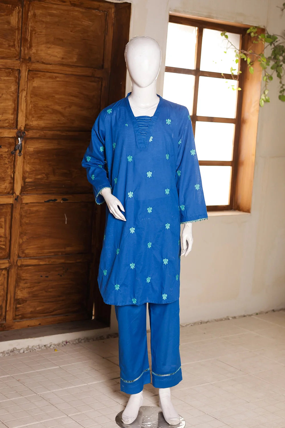 2 PIECE EMB LAWN SUIT
