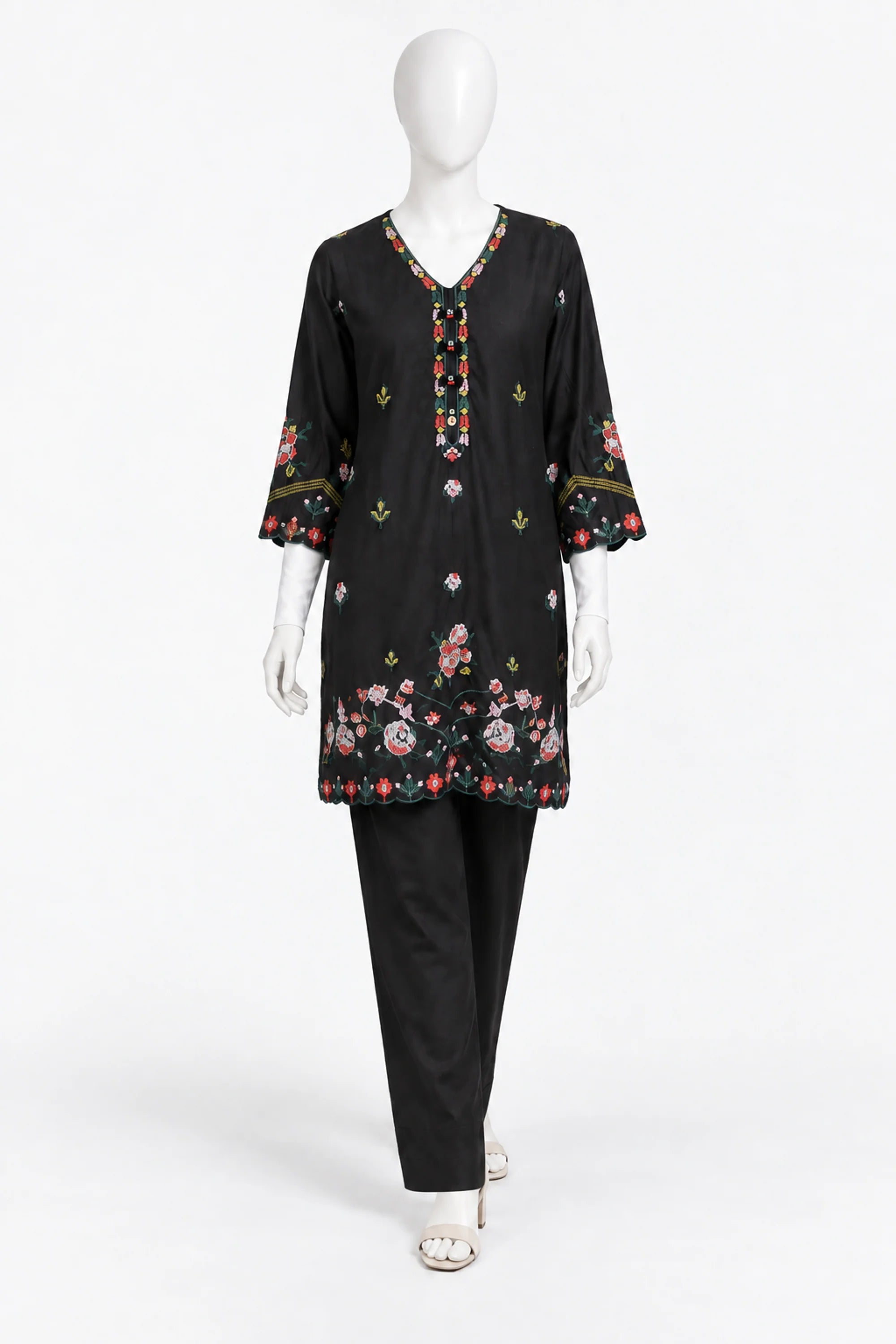 EMB LAWN SUIT
