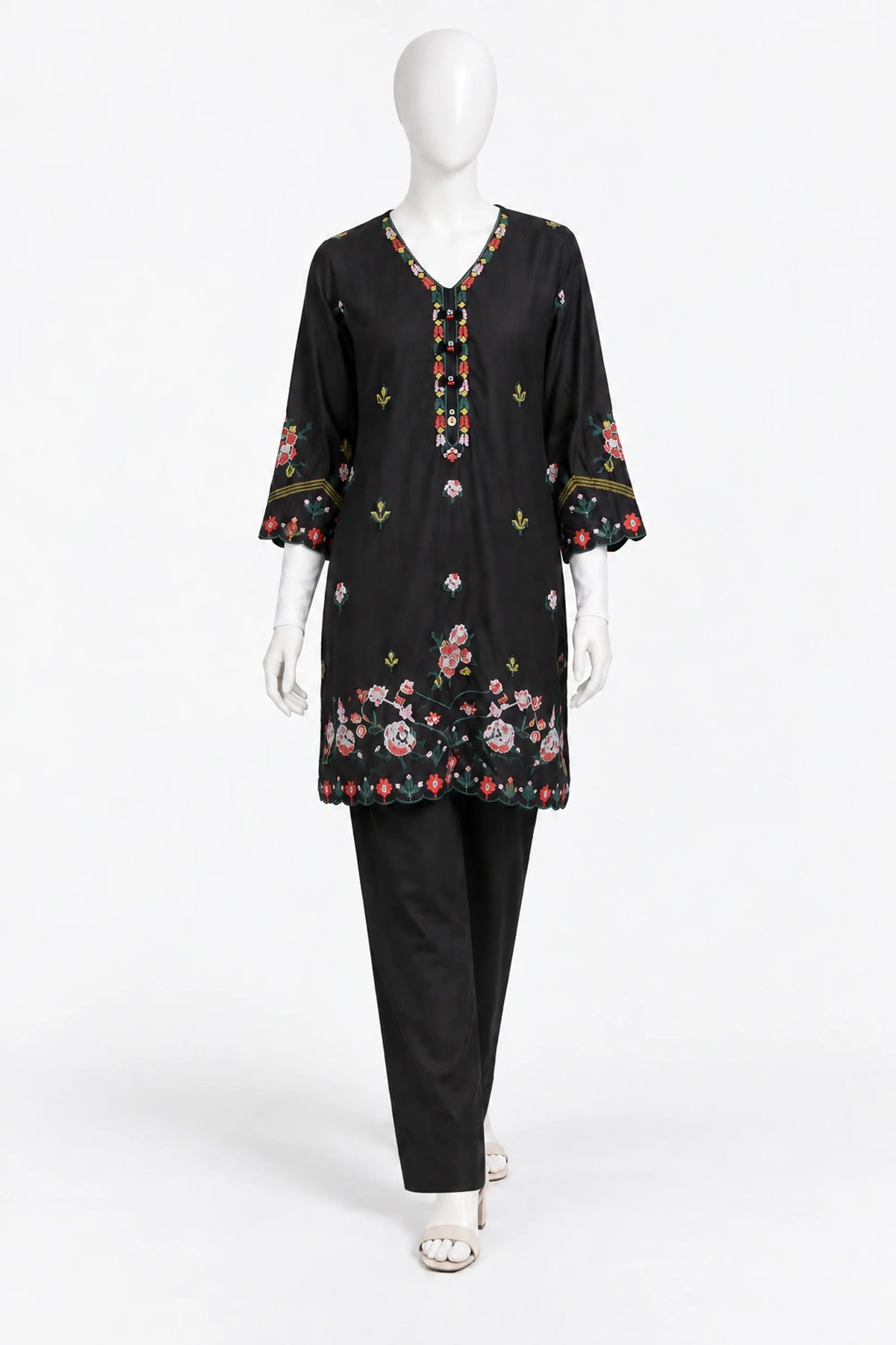 EMB LAWN SUIT