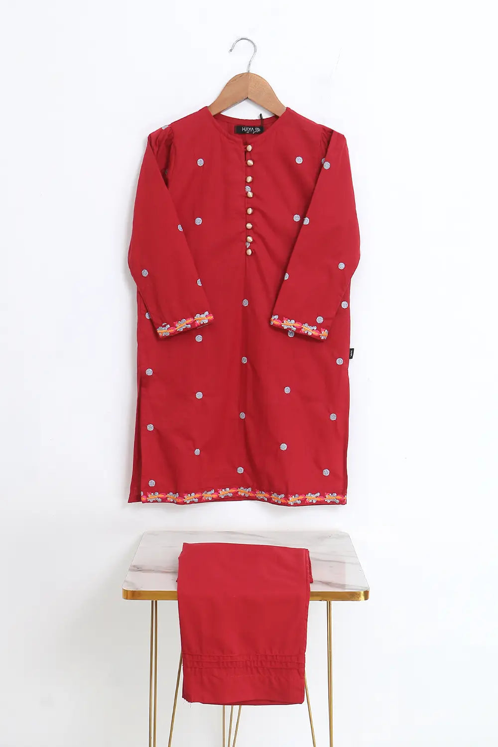 EMB LAWN SUIT