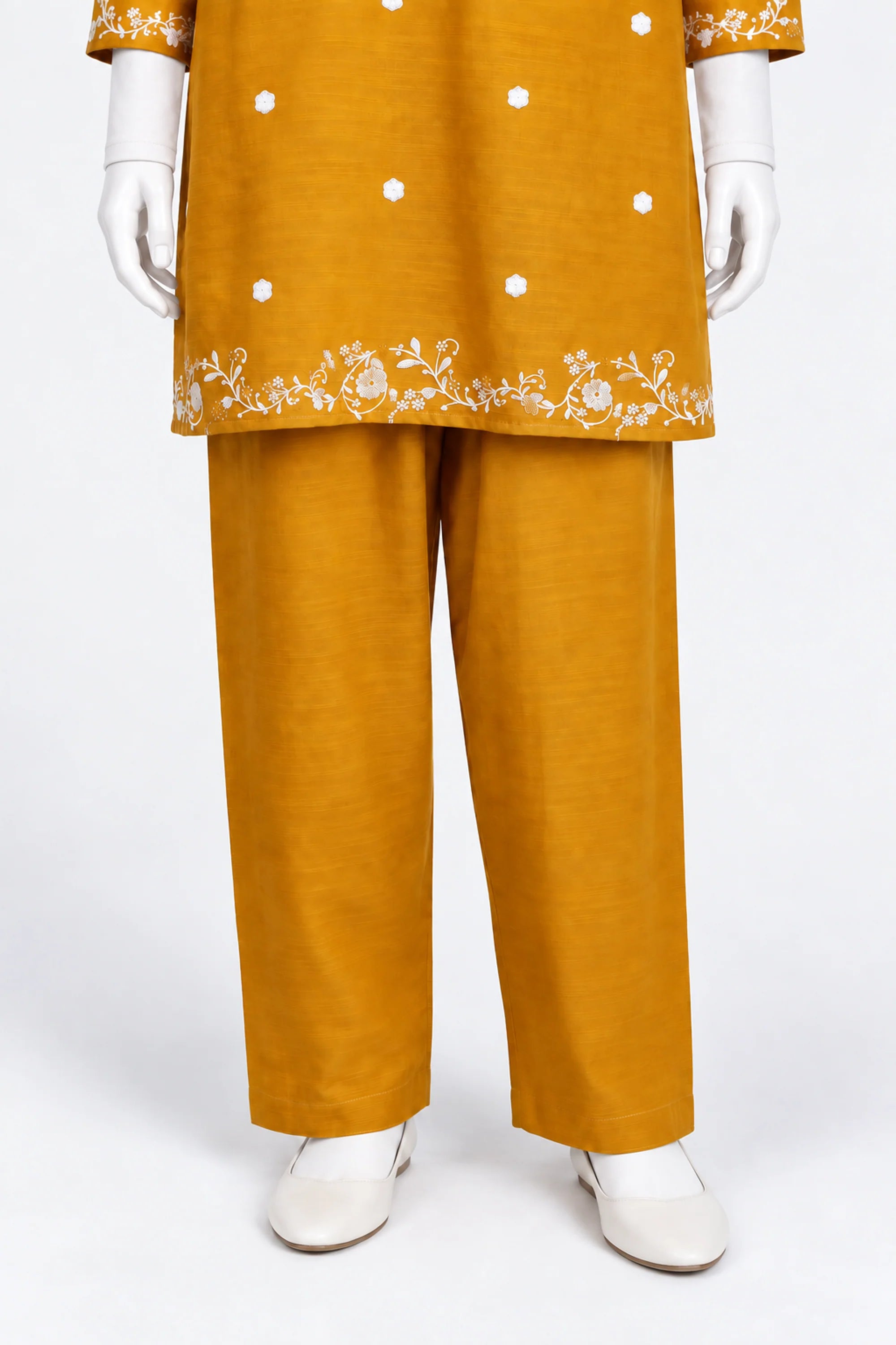 EMB KHADDAR SUIT
