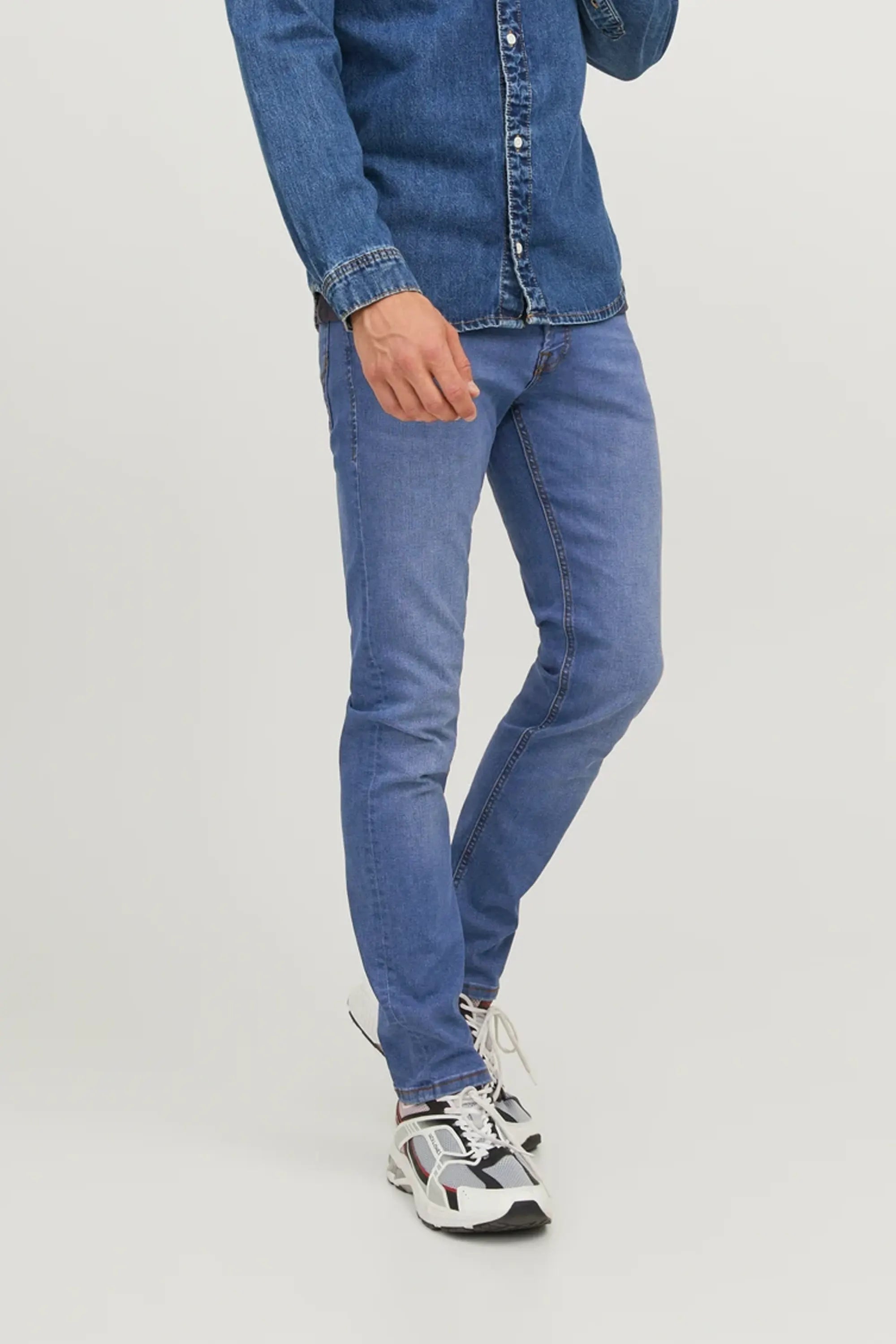 Man J&J Straight Fit Denim Jeans - M/Blue