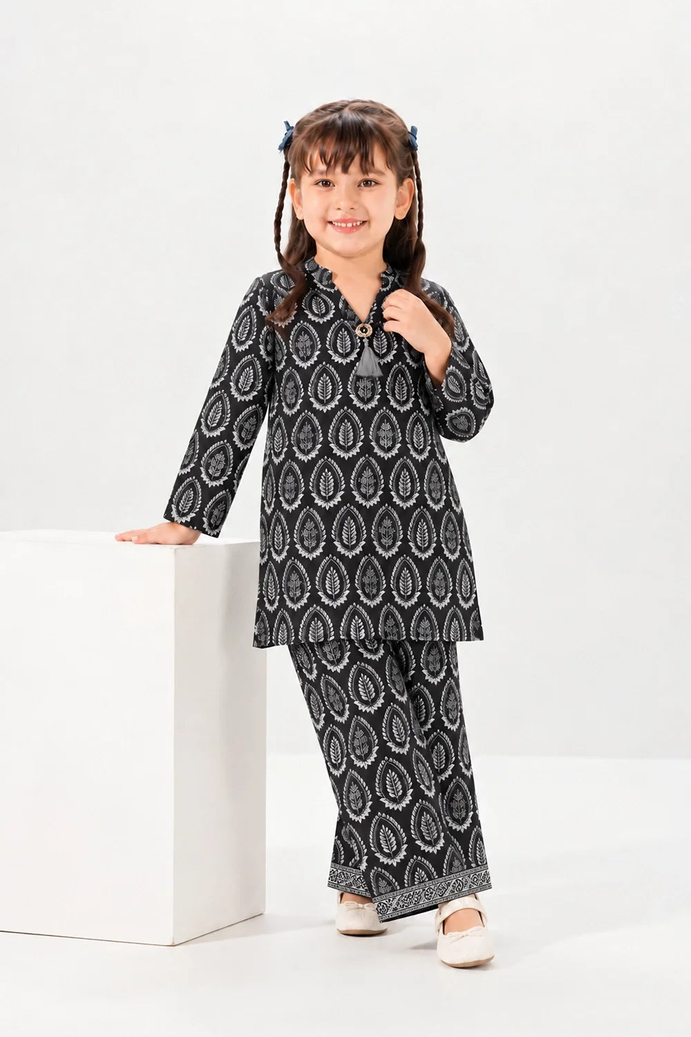 2 PIECE KHADDAR PRINTED SUIT