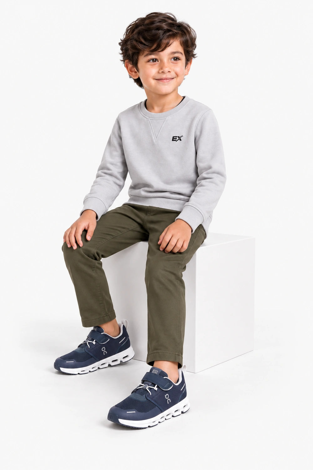 BASIC SWEATSHIRT